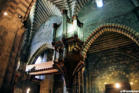 Embrun : l'orgue de la cathédrale comme suspendu entre voute et sol