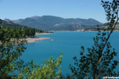  Le lac de Serre Ponçon vue depuis le rivage