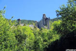 Rousset  les Demoiselles coiffées dans un écrin de verdure