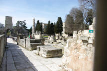 Arles : vestige du  théatre antique