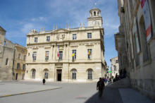 Arles : Hôtel de ville et tour de l'Horloge