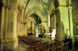Forcalquier : la cathédrale  Notre Dame du Bourguet, la nef avec ses bancs