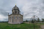 Forcalquier : la chapelle Notre Dame de Provence et une sculpture en fer