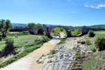 Bonnieux : le pont Julien dans son ensemble