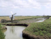 La barre de Monts - écomusée " le Daviaud "-marais salant et petite éolienne