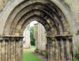 Abbaye de l'Ile Chauvet : détail du portail