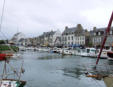 Le Croisic - alignement de bateaux et de maisons le long des quais