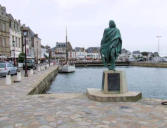 Le Croisic - le port, statue de Pierre Bouguer