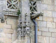 Guérande : collégiale Saint Aubin, sculptures à côté du porche