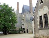 Château de Martigné Briant, cour intérieure