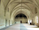 Abbaye de Fontevraud : salle intérieure, ancien réfectoire