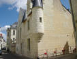Saumur : oriel d'angle de maison ancienne