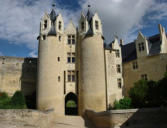 Montreuil Bellay : le châtelet d'entrée du château