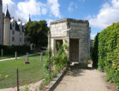 Montreuil Bellay : escalier dans le parc du château