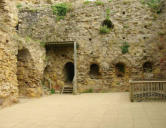 Talmont Saint Hilaire : cour intérieure du château
