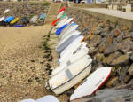 Jard sur Mer : alignement de canots au port de plaisance