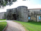 Apremont   ( le château ) l'entrée