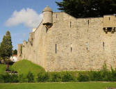 Noirmoutier en l'Ile : le château, les remparts avec échauguettes