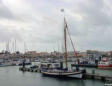 l'herbaudière - le port, bateau à voiles à quai