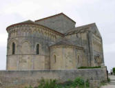 Talmont sur Gironde : l'ensemble de l'église Radegonde