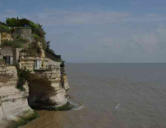 Meschers  ( les grottes Régulus ) : vue depuis la mer