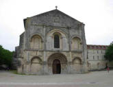 Saintes  ( l'abbaye aux Dames ) façade et entrée principale