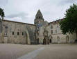 Saintes  ( l'abbaye aux Dames ) cour intérieure