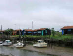 Marenne la Cayenne : en attendant la marée montante, cabanes et bateaux