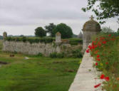 Brouage : échauguettes et coquelicots