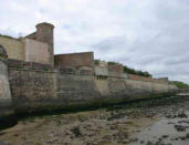 Fouras : fortifications du fort Vauban à marée basse