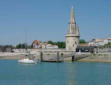 La Rochelle : tour de la Lanterne et embarcadaire