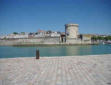 La Rochelle : tour de la Chaine depuis l'autre quai