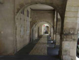 La Rochelle : arcades en centre ville