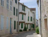 Saint Martin en Ré : rue de la ville