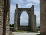 Notre Dame des Châteliers  ( commune de La Flotte en Ré ) restes des murs de l'abbaye