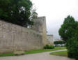 Surgères :remparts de ceinture et tour de l'holorge du château