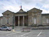 Saint Jean d'Angelys : batiment centre ville