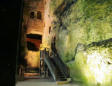 Aubeterre sur Dronne : escalier pour accéder aux galerie de l'église souterraine Saint Jean
