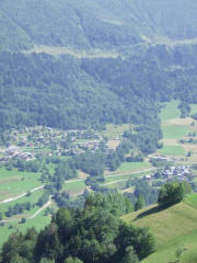 Doucy combelouvière : domaine de valmorel en été, autre village