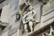 Valence : statue sur façade de " la maison des têtes "
