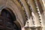 Valréas : Eglise de notre Dame de Nazareth, détails du tympan du portail