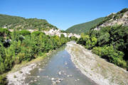 Nyons : le pont romain et la rivière Eygues