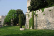 Montélimar : remparts du château des Adhémar