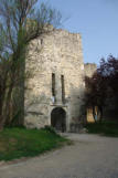 Montélimar : château des Adhémar, porte d'entrée du château
