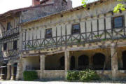 Pérouges : le village médiéval, hostellerie