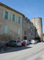 taulignan : vue des tours et murs d'enceinte