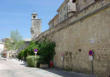 Grignan : rue montante au château