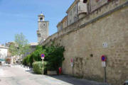 Grignan : rue montante au château