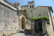 Grignan : rue montante au château