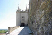 Grignan : entrée du château